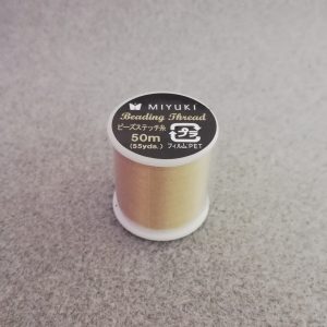 Hilo Miyuki dorado champagne - Cursos Bisuteria y Alambrismo